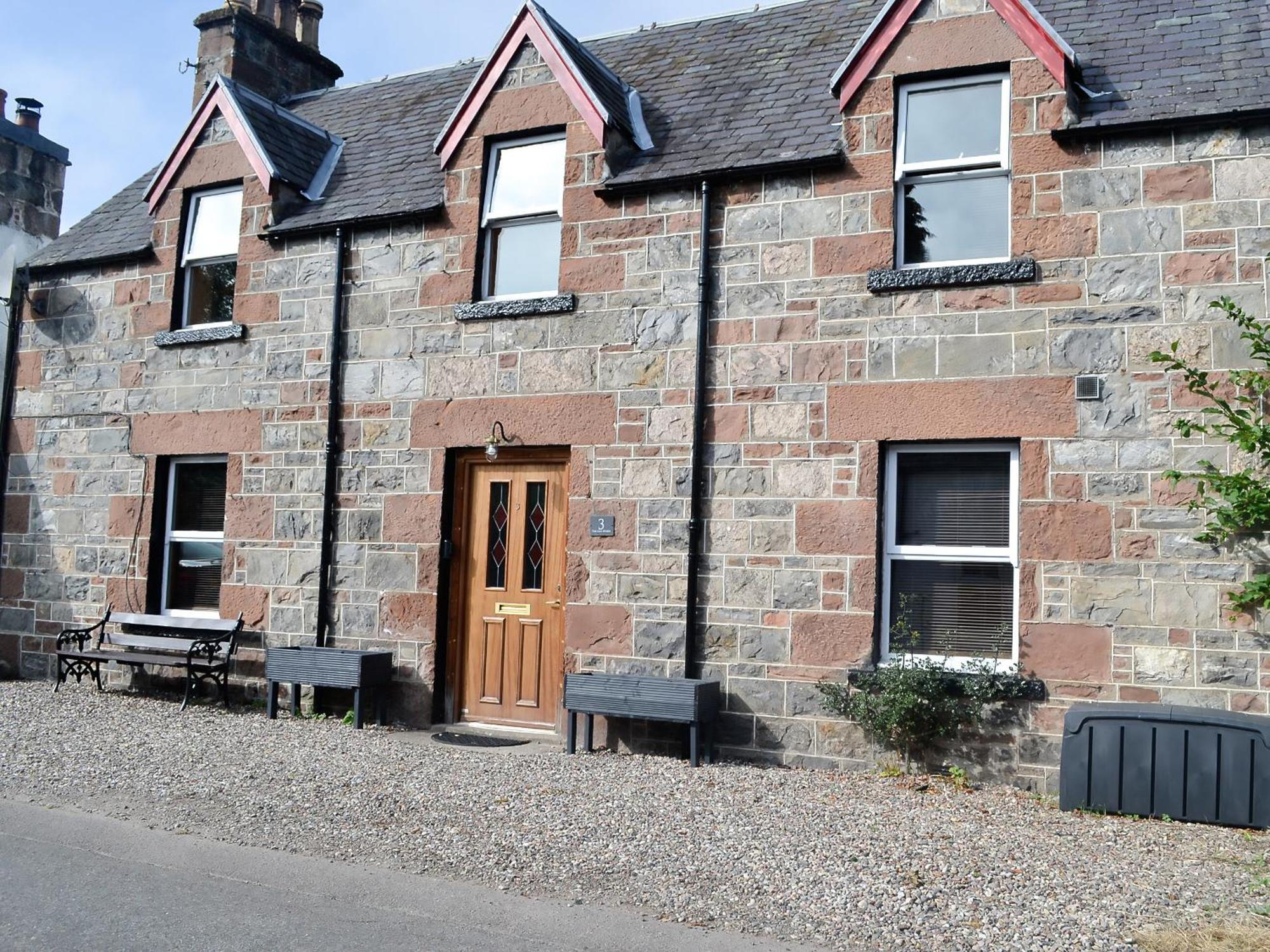 East Lewiston Drumnadrochit